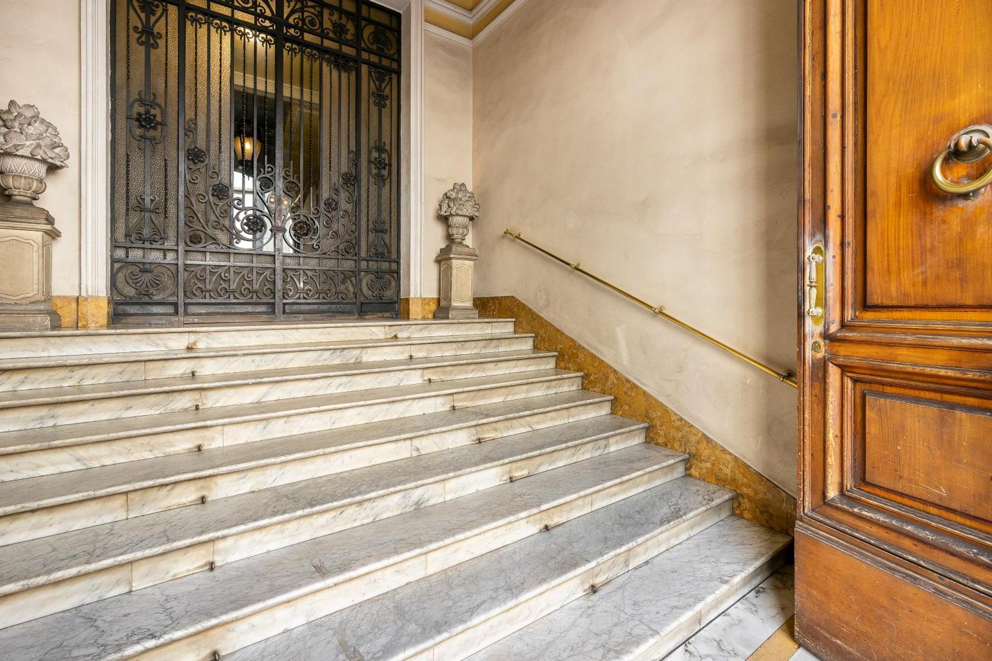 San Marco Black Appartamento Luxury Con Terrazzo E Parcheggio Su Richiesta Florence Luaran gambar