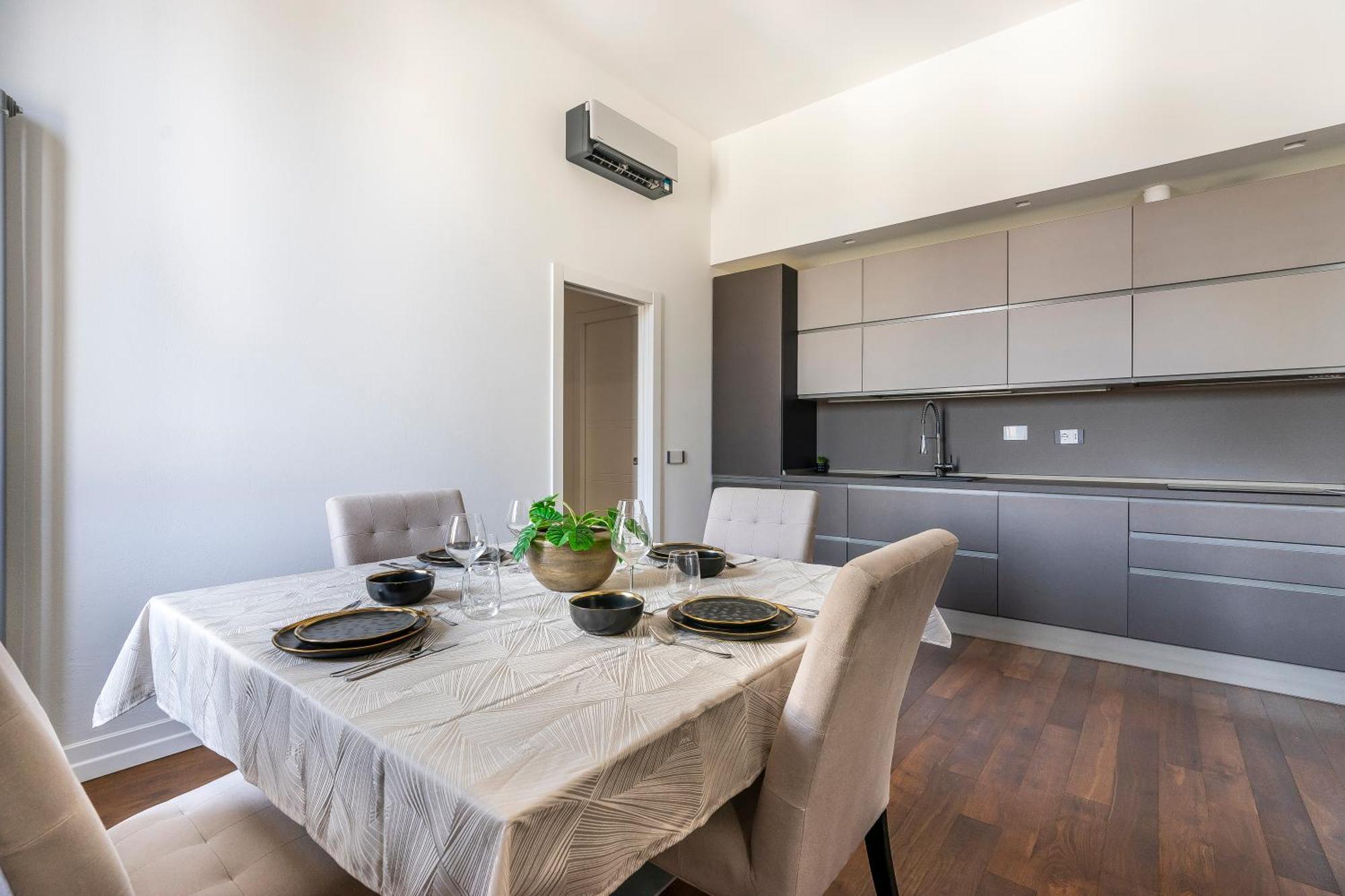 San Marco Black Appartamento Luxury Con Terrazzo E Parcheggio Su Richiesta Florence Luaran gambar