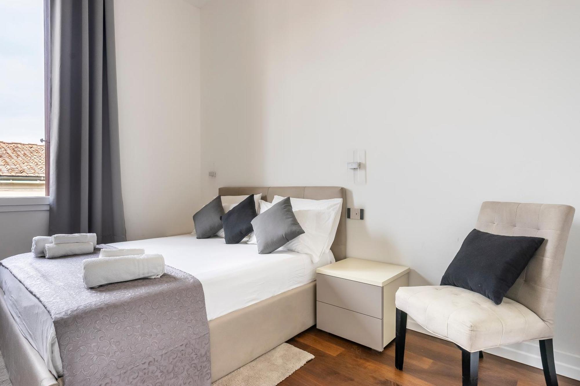 San Marco Black Appartamento Luxury Con Terrazzo E Parcheggio Su Richiesta Florence Luaran gambar