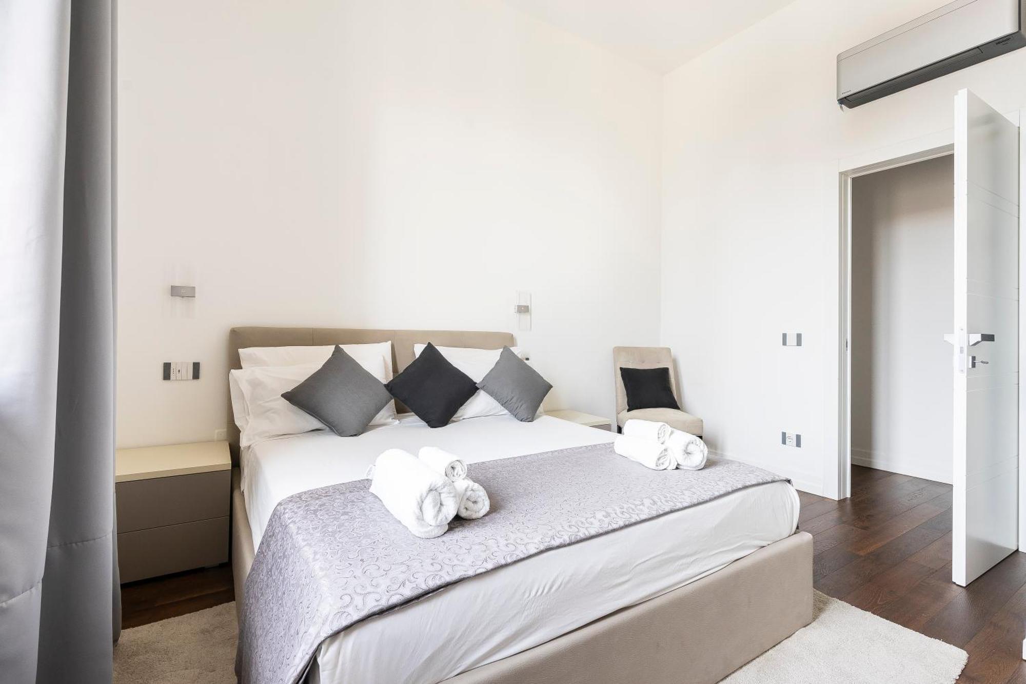San Marco Black Appartamento Luxury Con Terrazzo E Parcheggio Su Richiesta Florence Luaran gambar